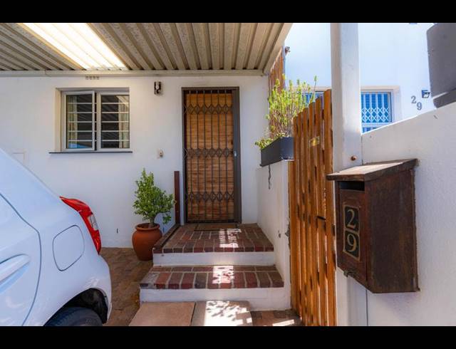 3 BEDROOM HOUSE FOR SALE IN LAKESIDE